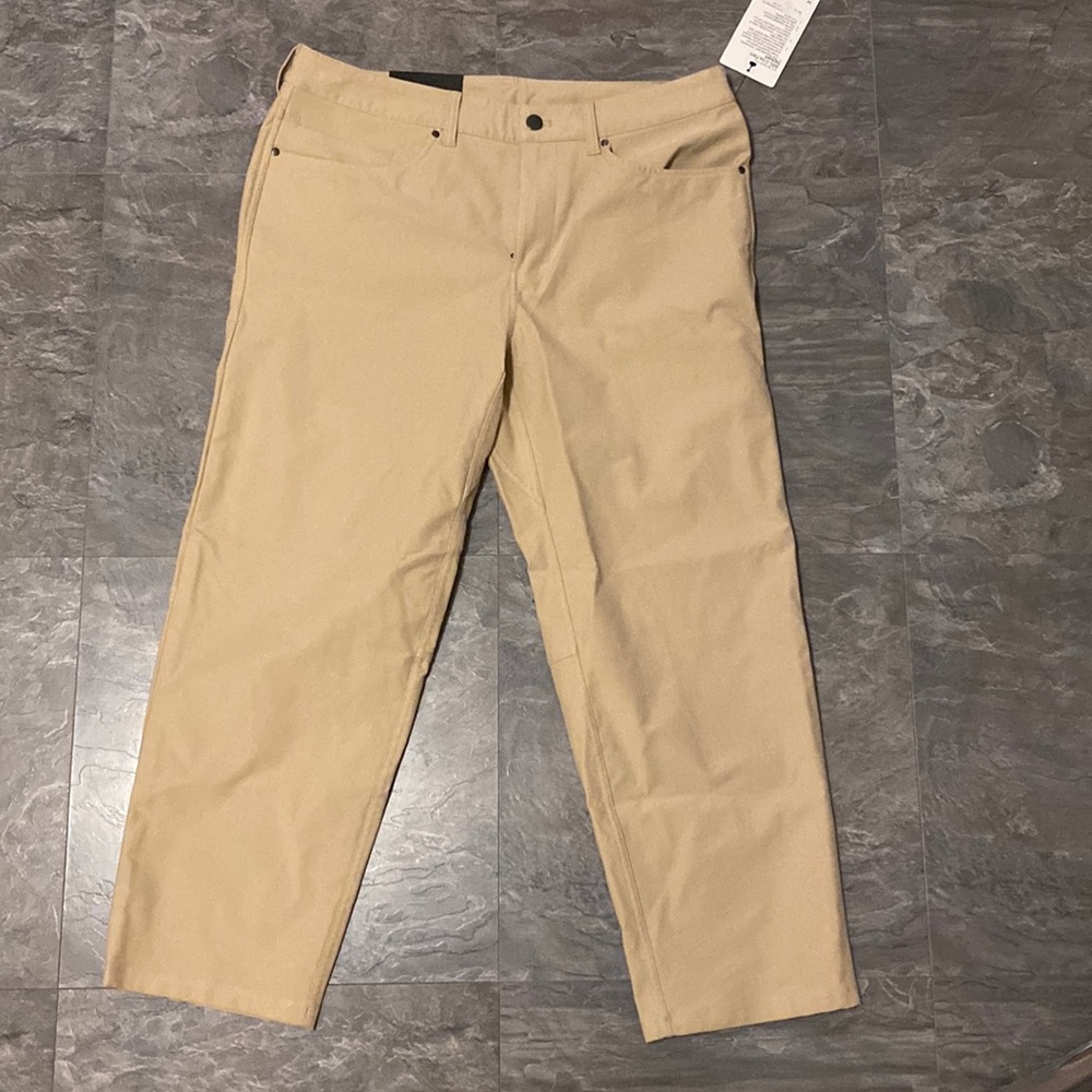 NWT ABC Crop Pant Relaxed Size 34